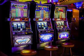 GGPoker live casino dealer table streaming on mobile in Philippines